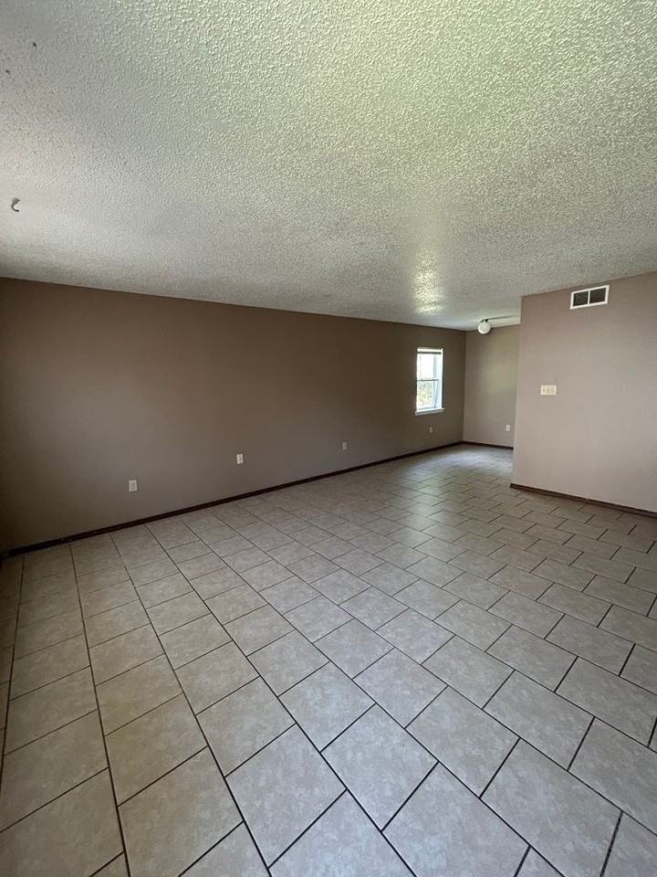 72-112 Sequoya Dr. - Photo 2 of 12