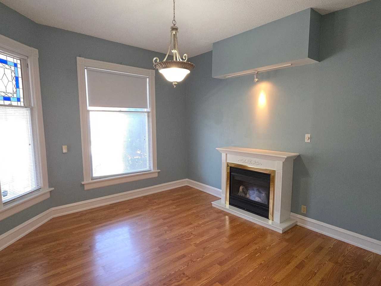 2054 N Cambridge Ave - Photo 4 of 44