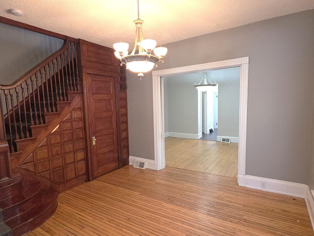 2054 N Cambridge Ave - Photo 6 of 44