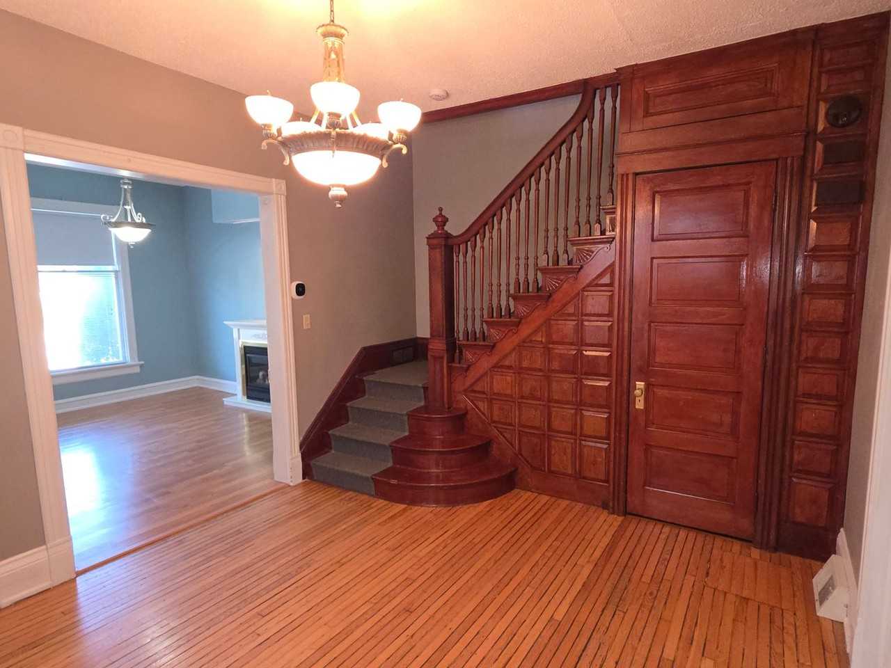 2054 N Cambridge Ave - Photo 7 of 44