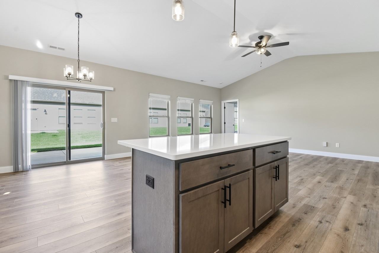 1610 Delane Dr #1610B - Photo 6 of 15