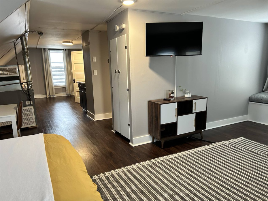 1914 S 36th St #3 - Photo 6 of 27