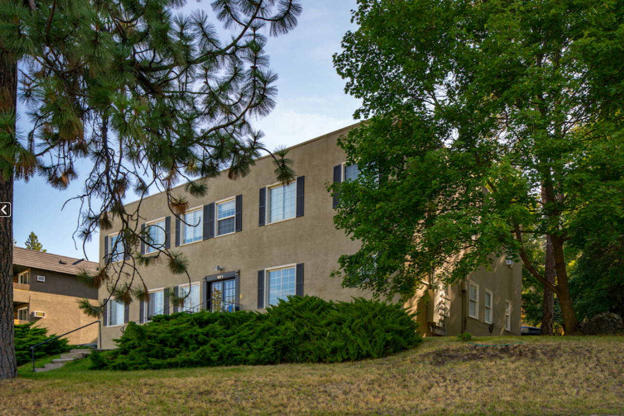 901 South Lincoln - Photo 2 of 2