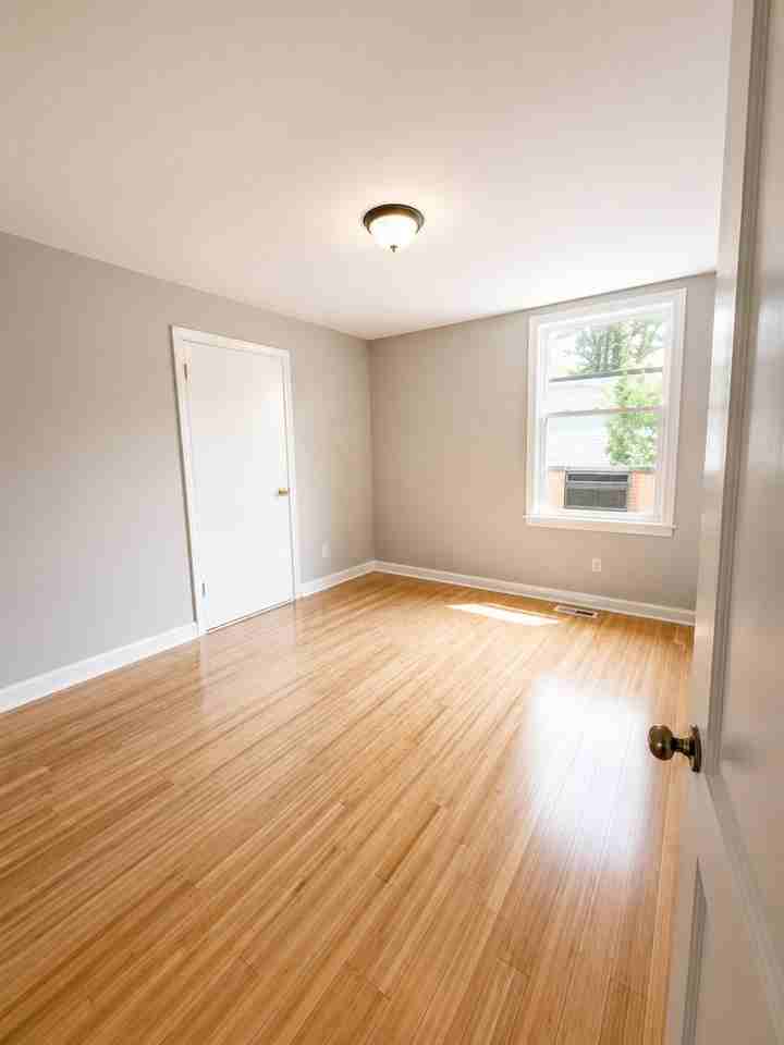 324 Eastover St #A - Photo 4 of 9
