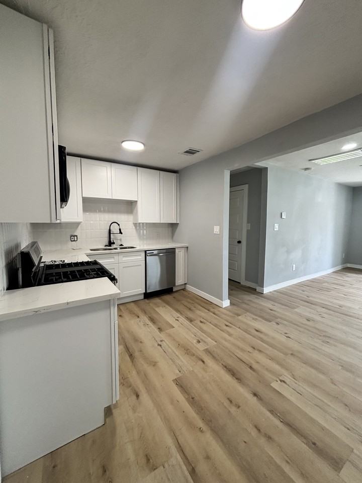 1409 17th St #1 - Photo 5 of 14