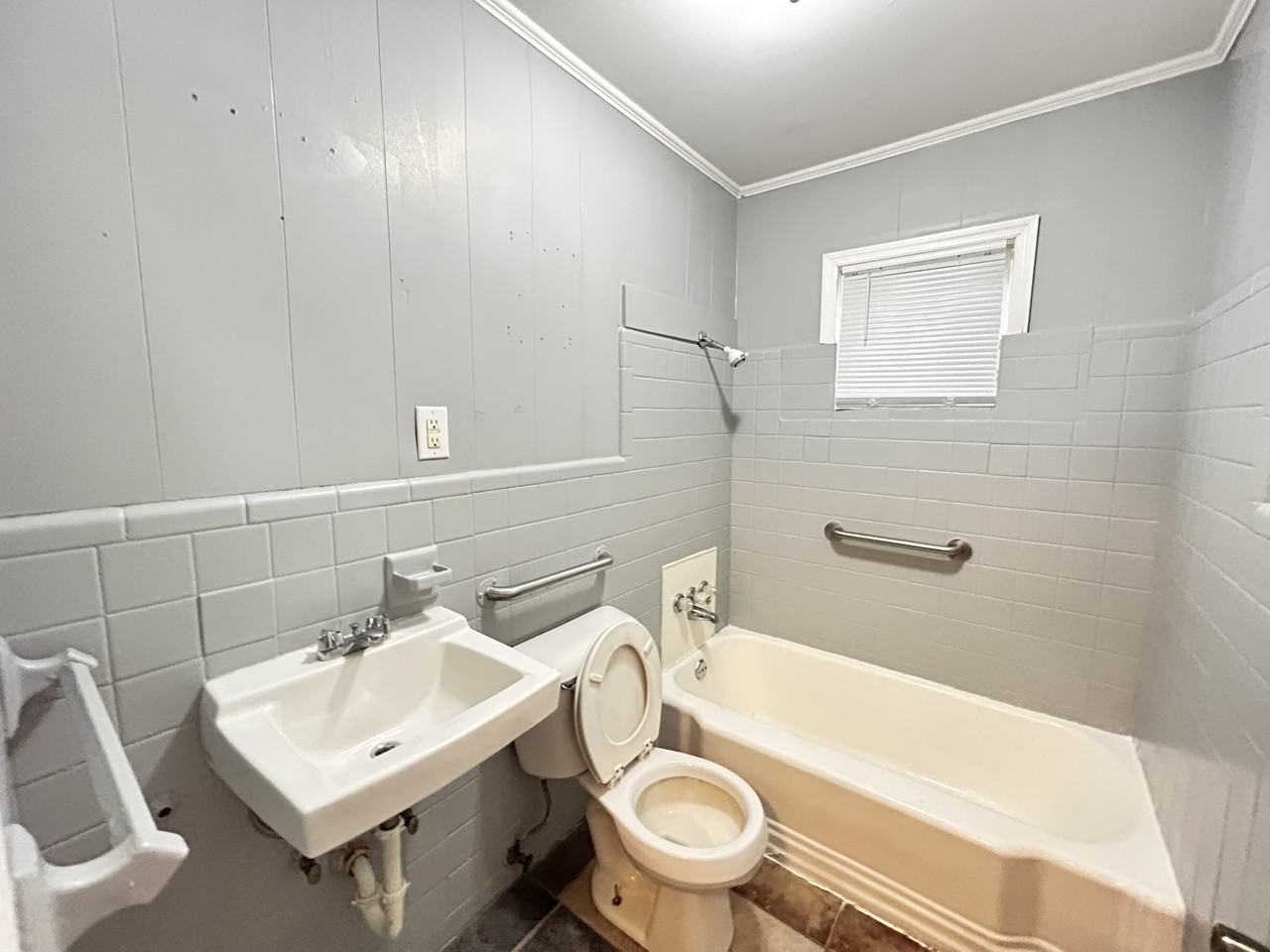 816 W 14th Ave #816 - Photo 7 of 11