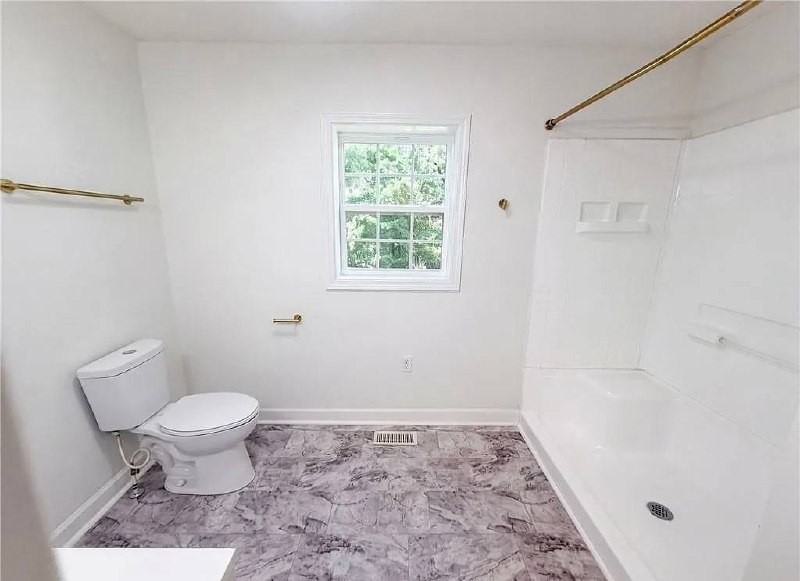 114 Roosevelt Street - Photo 7 of 12