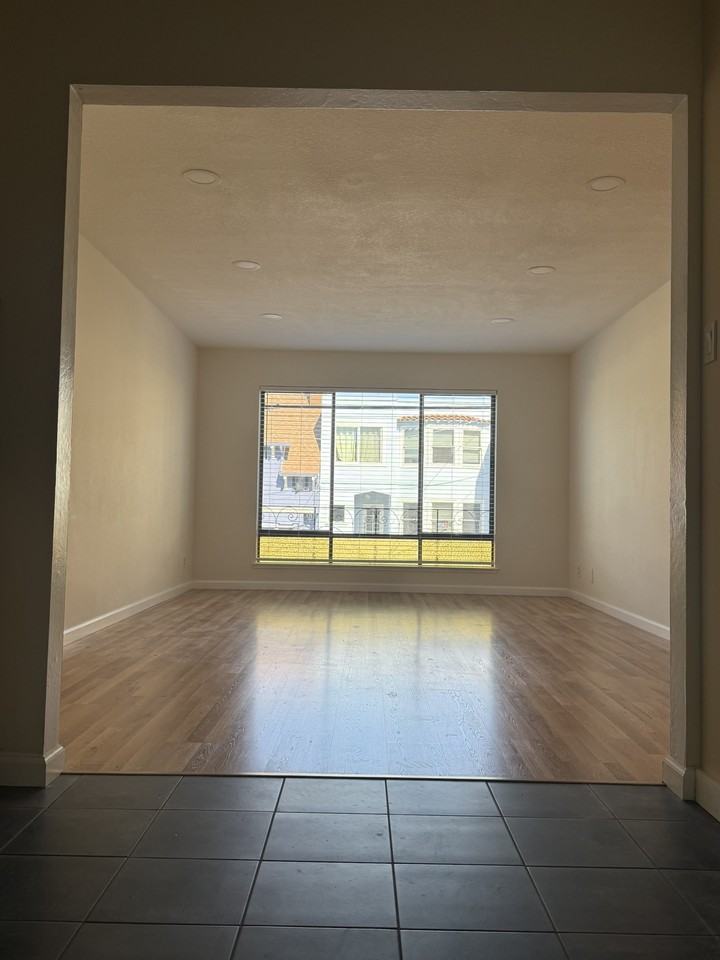 467 21st Avenue #3 - Photo 4 of 25