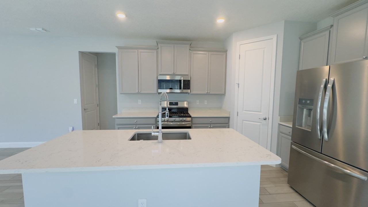 70 Killarney Ave #1 - Photo 5 of 27