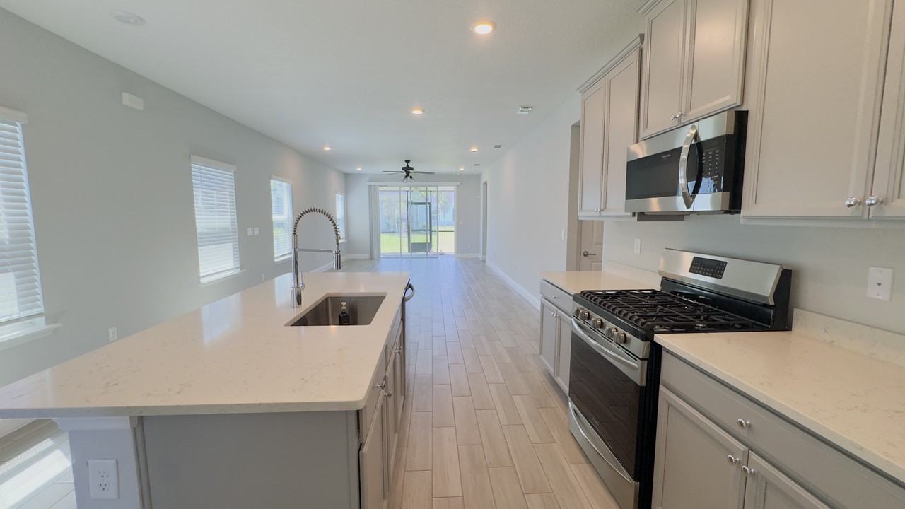 70 Killarney Ave #1 - Photo 6 of 27