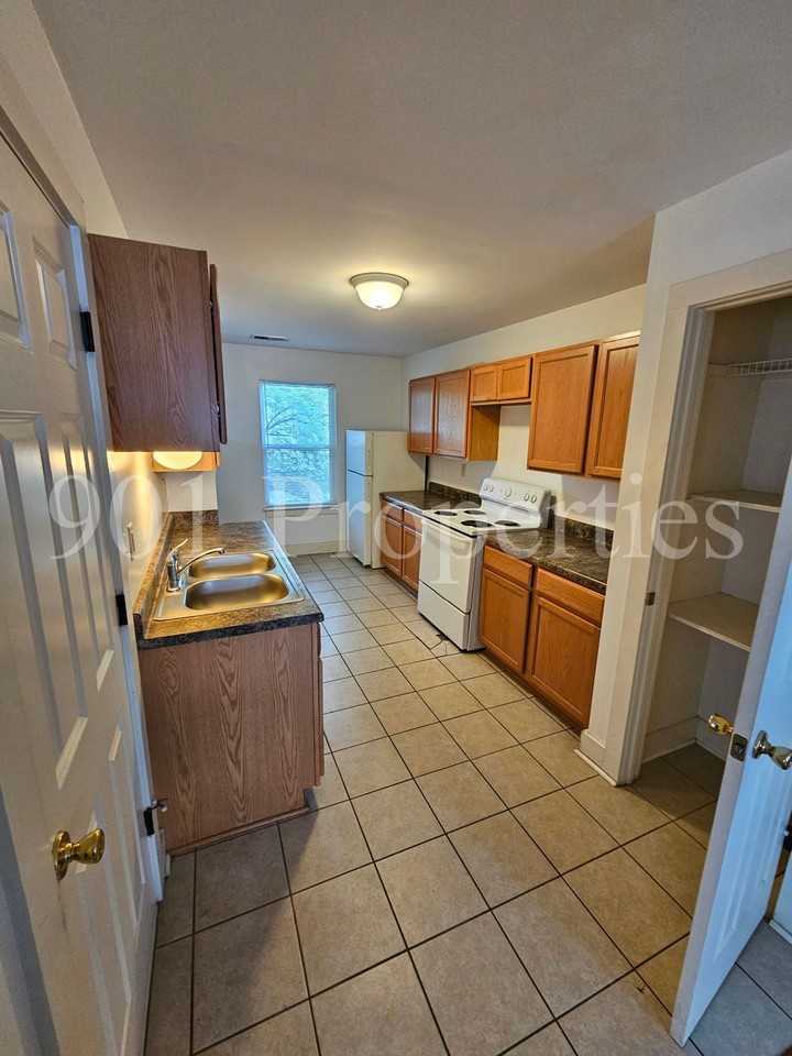 975 Meda St #3 - Photo 6 of 13