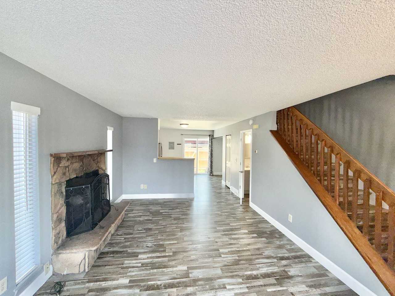 7618 Lexington Manor Dr - Photo 3 of 12