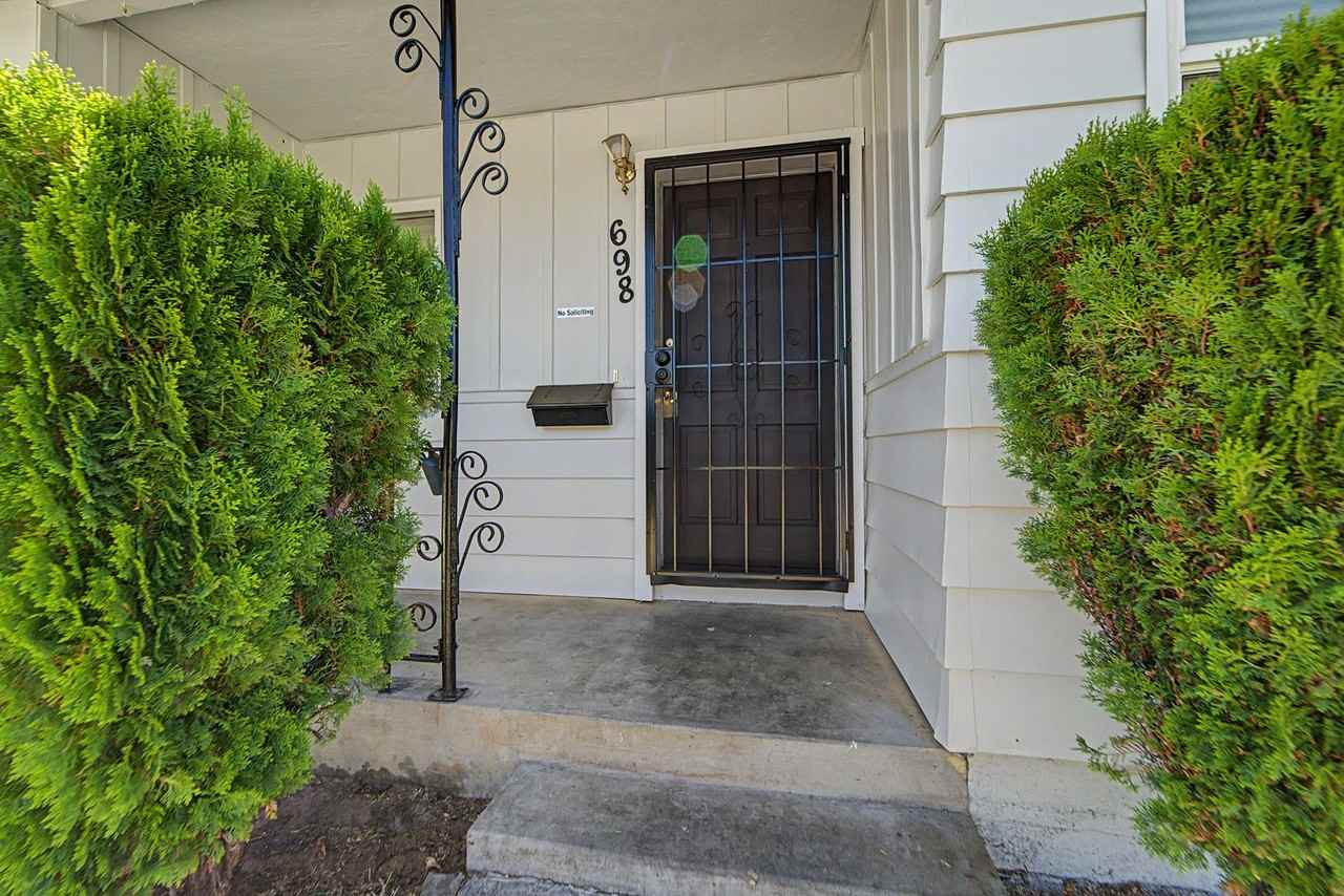 698 King Ave - Photo 2 of 17
