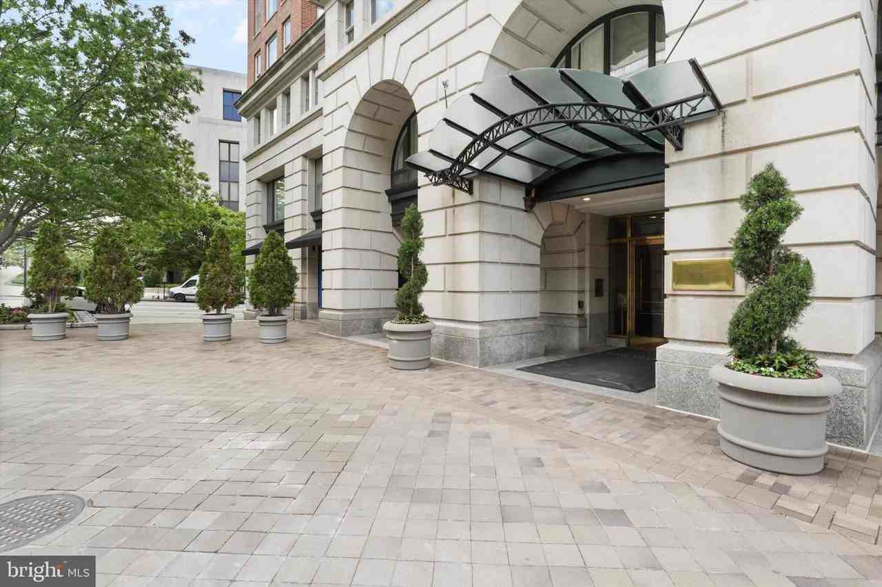 601 Pennsylvania Ave Nw #1 - Photo 2 of 48