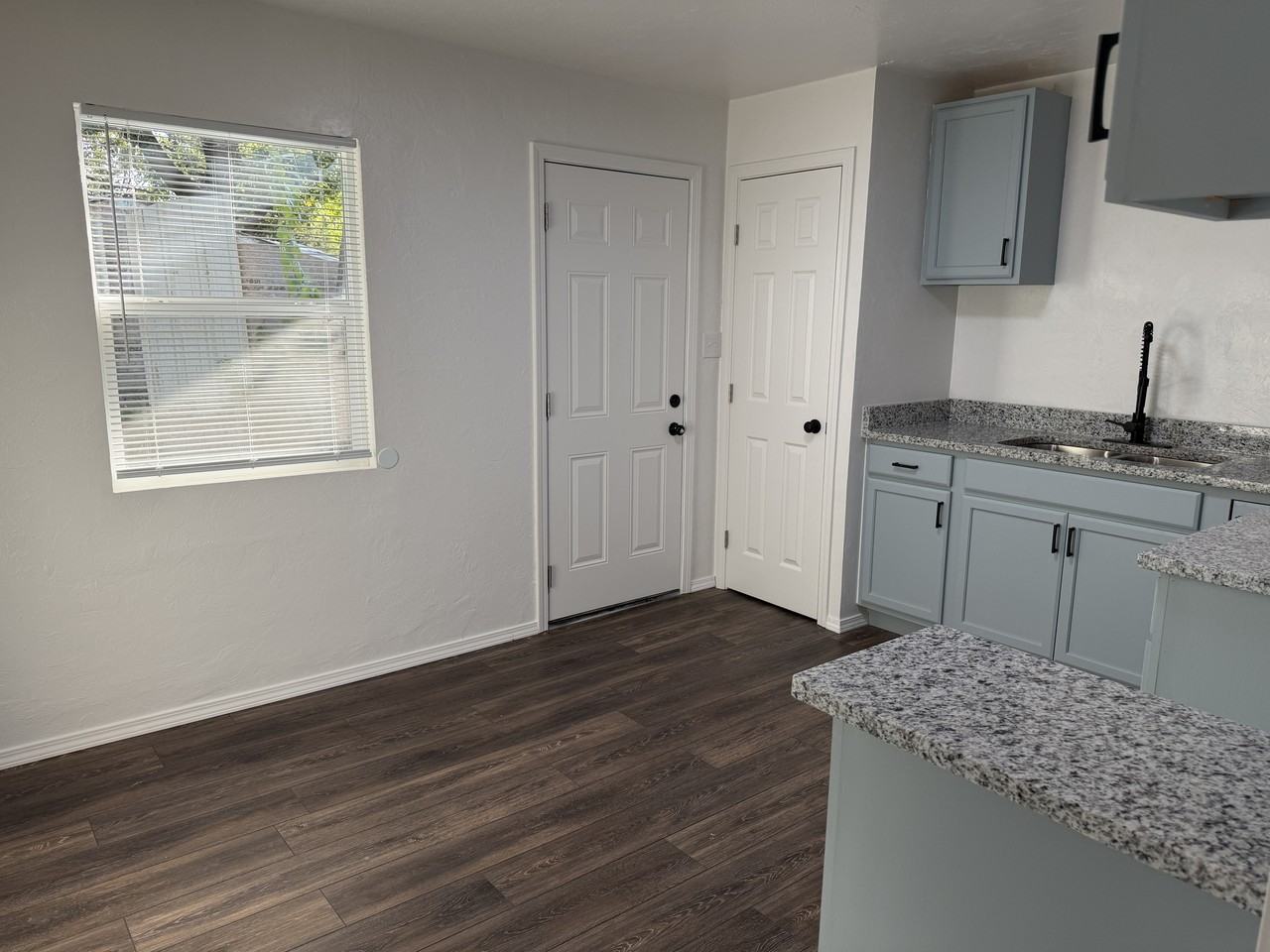 1124 Holly Ln #1 - Photo 3 of 18