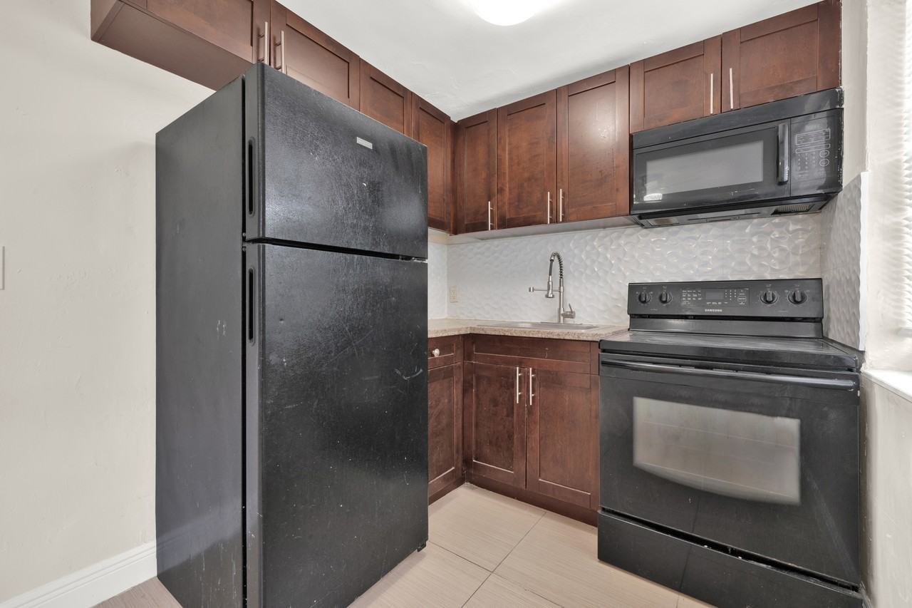 1306 S Douglas Rd #1306-01 - Photo 7 of 12