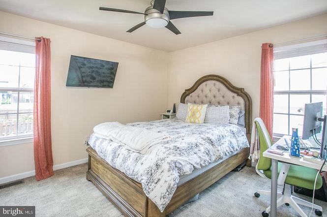 321 Southern Ave #B - Photo 6 of 21