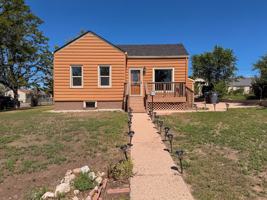 featured image of 1400 E 18th St #A