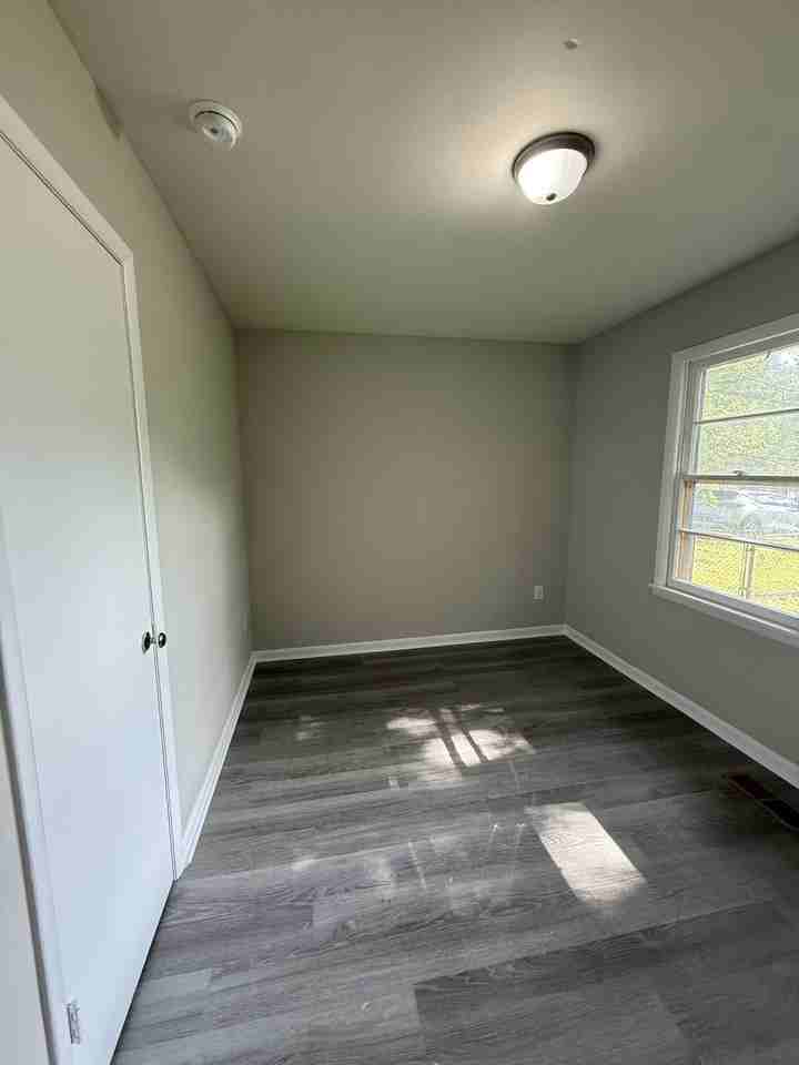 505 18th Ave Nw #1 - Photo 4 of 8