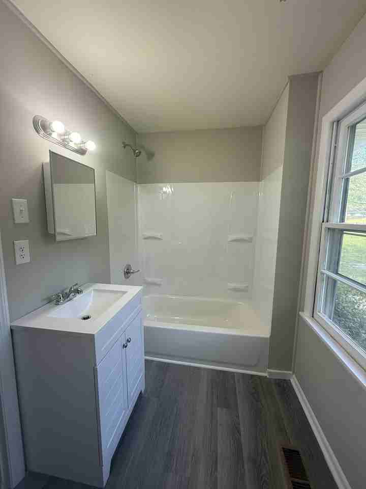 505 18th Ave Nw #1 - Photo 5 of 8