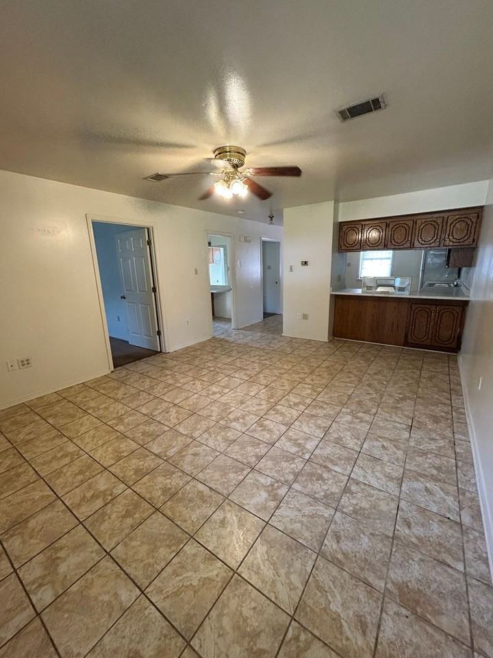 908 E G St - Photo 3 of 15