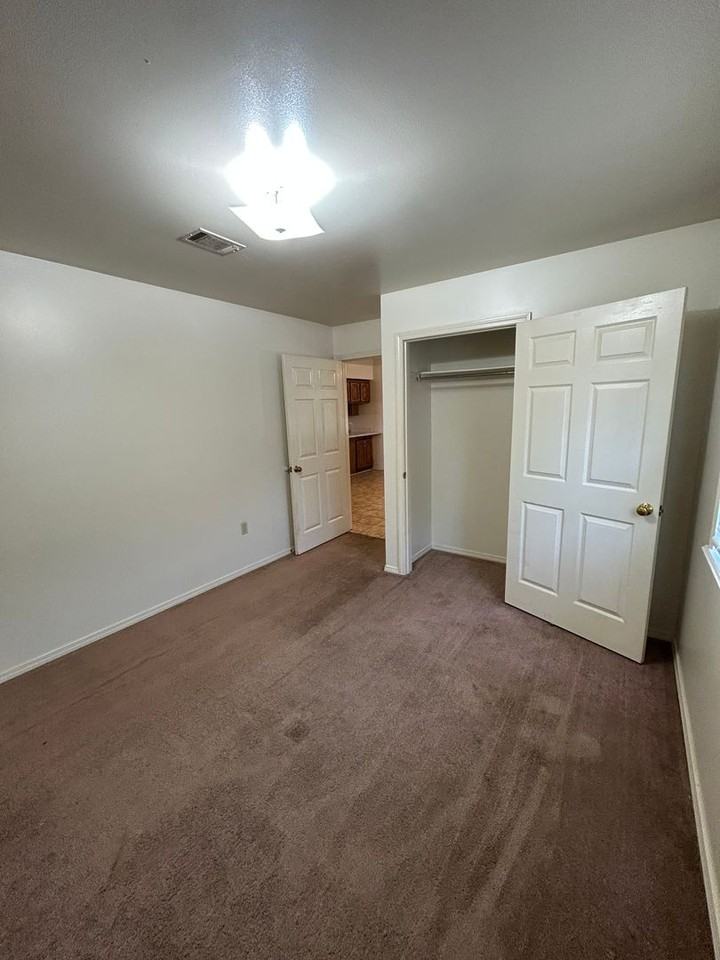 908 E G St - Photo 5 of 15