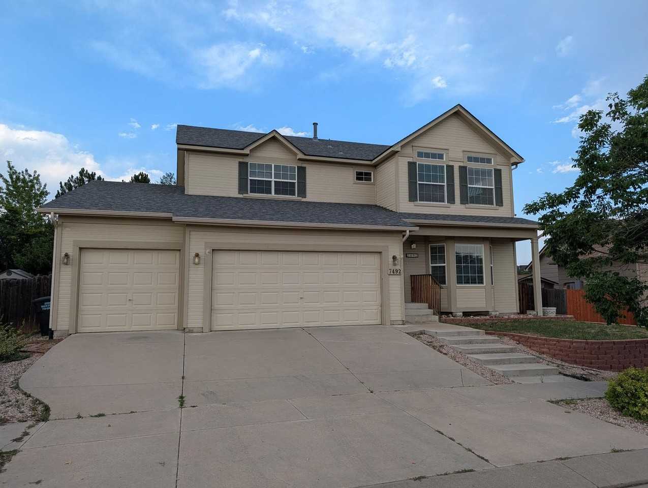 7492 Amberly Dr
