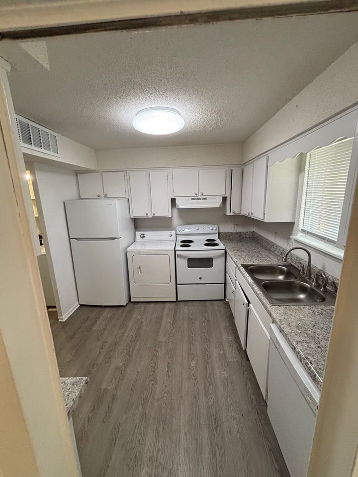 2357 Champion Ct - Photo 6 of 14
