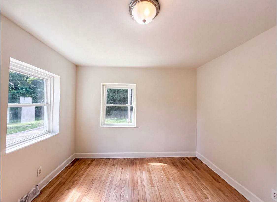 17 West Rhyne Avenue - Photo 7 of 12