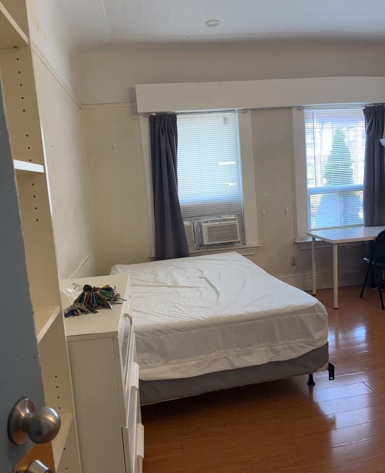 97 Spadina Road #Main - Photo 7 of 12