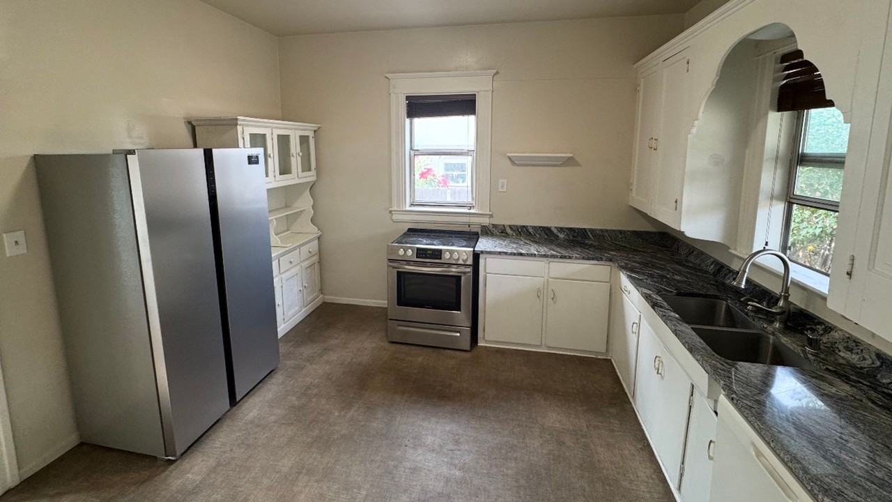765 Plumas St - Photo 3 of 21
