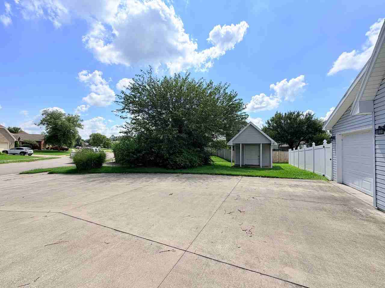 2047 Parkside Dr - Photo 4 of 50