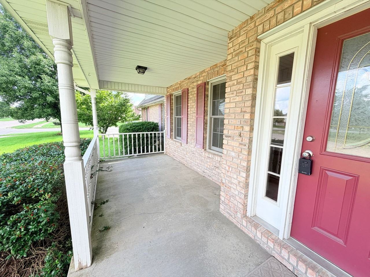 2047 Parkside Dr - Photo 5 of 50