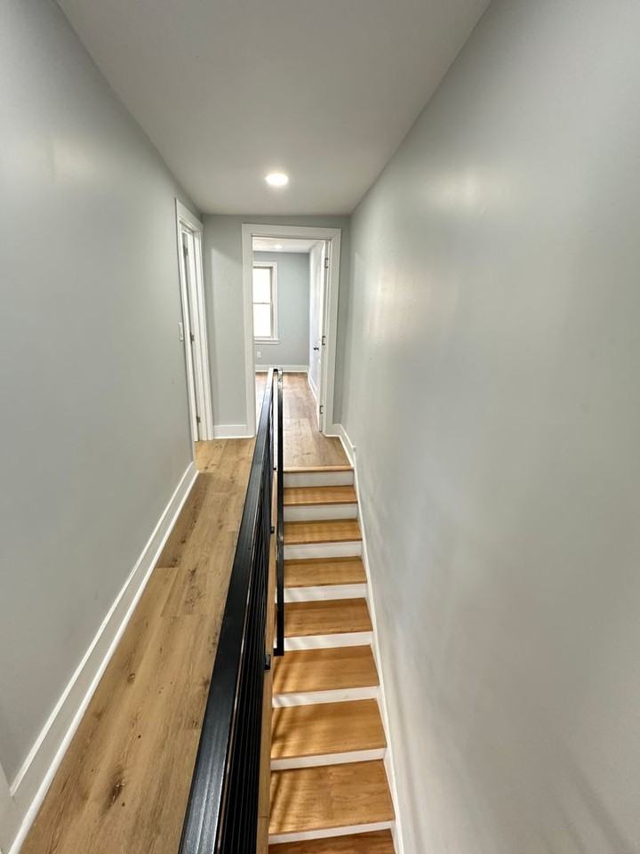 1049 Mercy St - Photo 3 of 24
