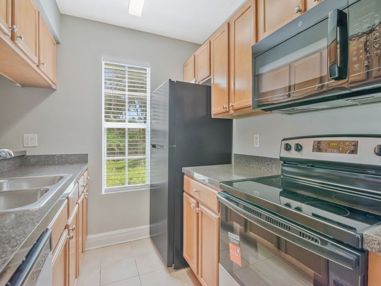 305 Lake Parsons Grn #101 - Photo 7 of 23