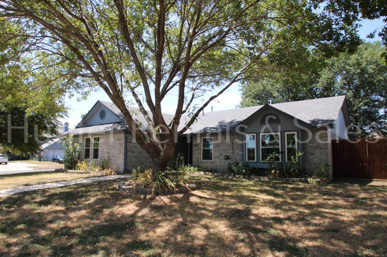 4817 Castlewood Dr - Photo 2 of 28