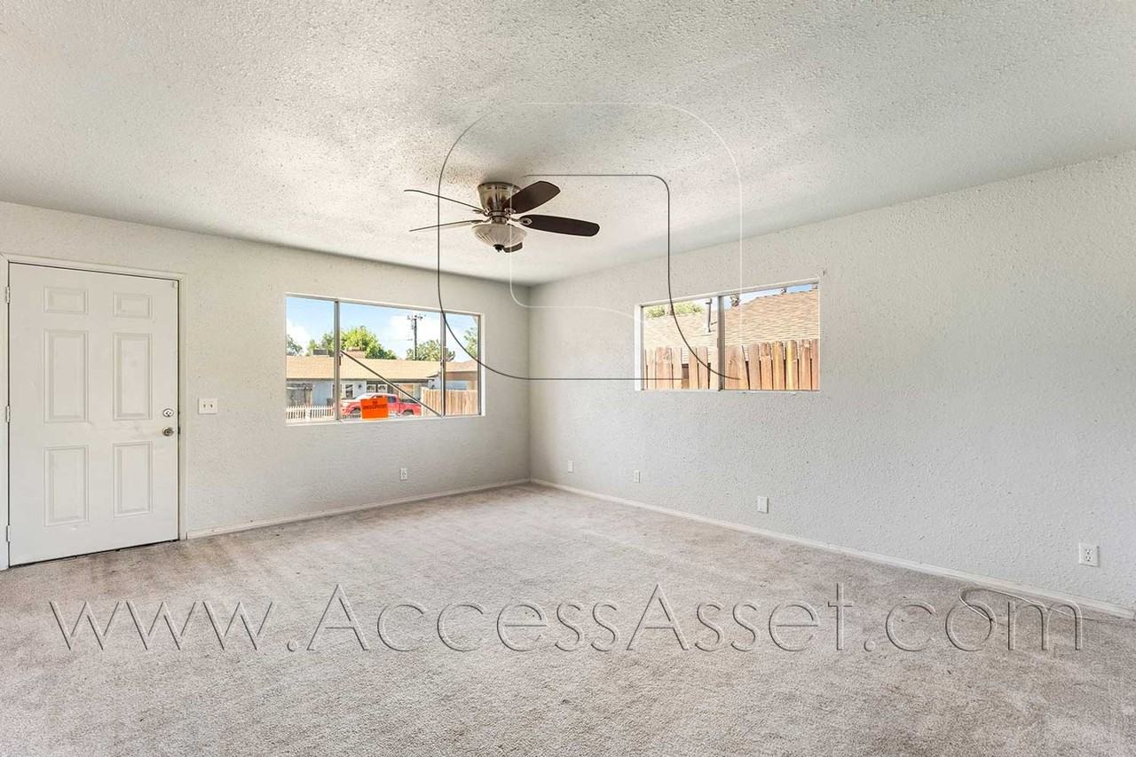 33220 Schaper St - Photo 2 of 25