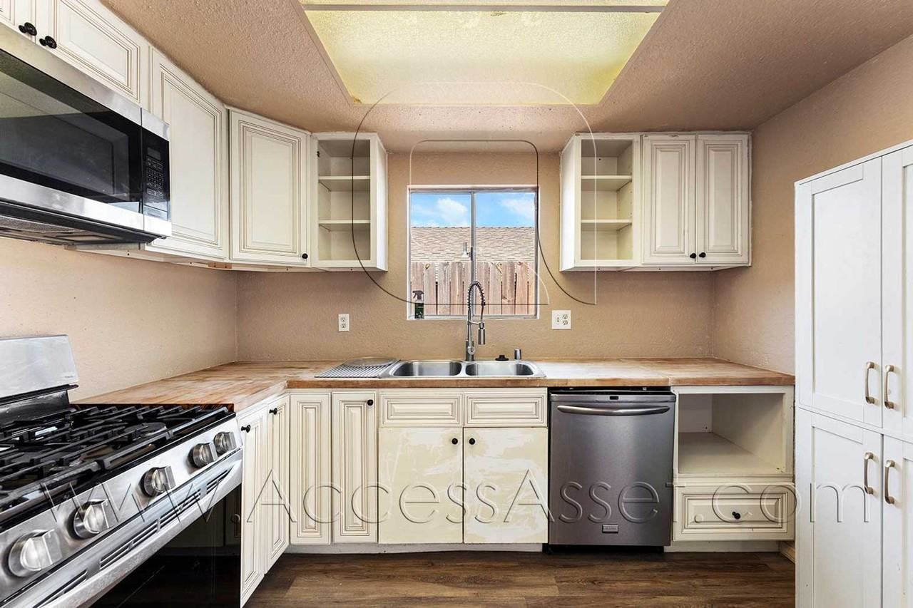 33220 Schaper St - Photo 6 of 25