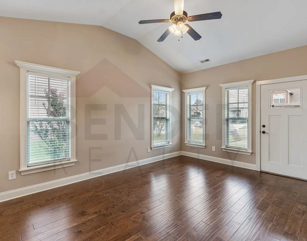 157 Belle Chase Way Ne - Photo 2 of 18