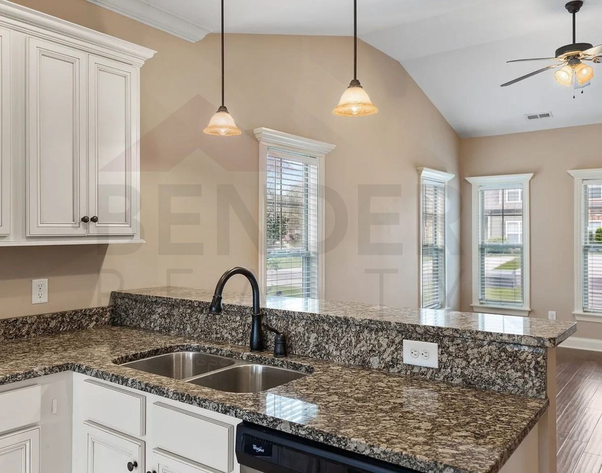 157 Belle Chase Way Ne - Photo 6 of 18