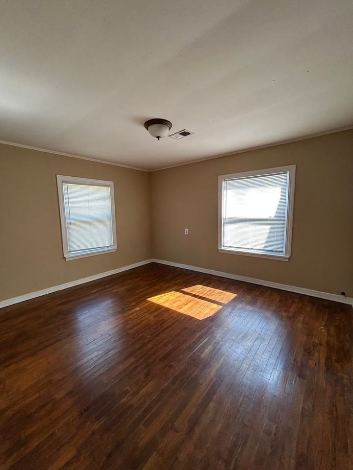 803 N Denver Ave - Photo 5 of 19