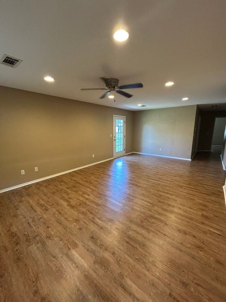 807 S 3rd St - Photo 2 of 21
