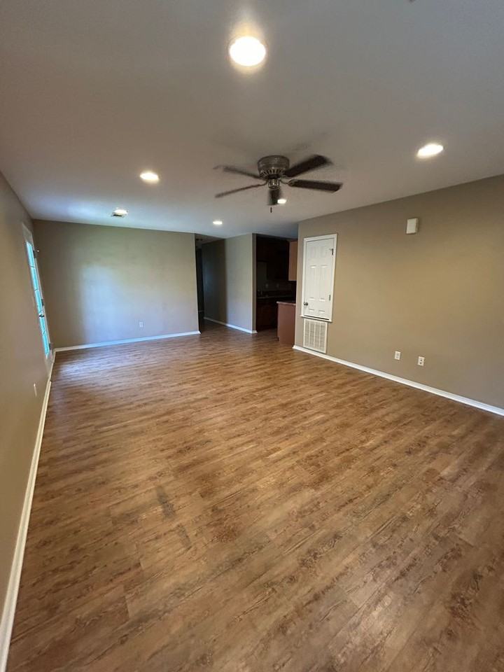 807 S 3rd St - Photo 3 of 21