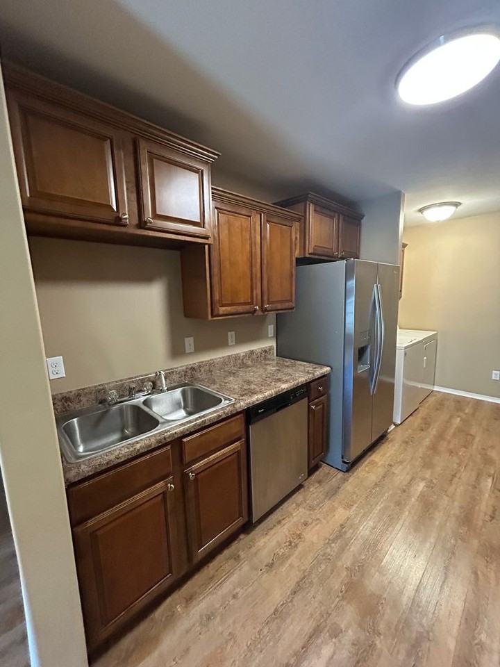807 S 3rd St - Photo 5 of 21