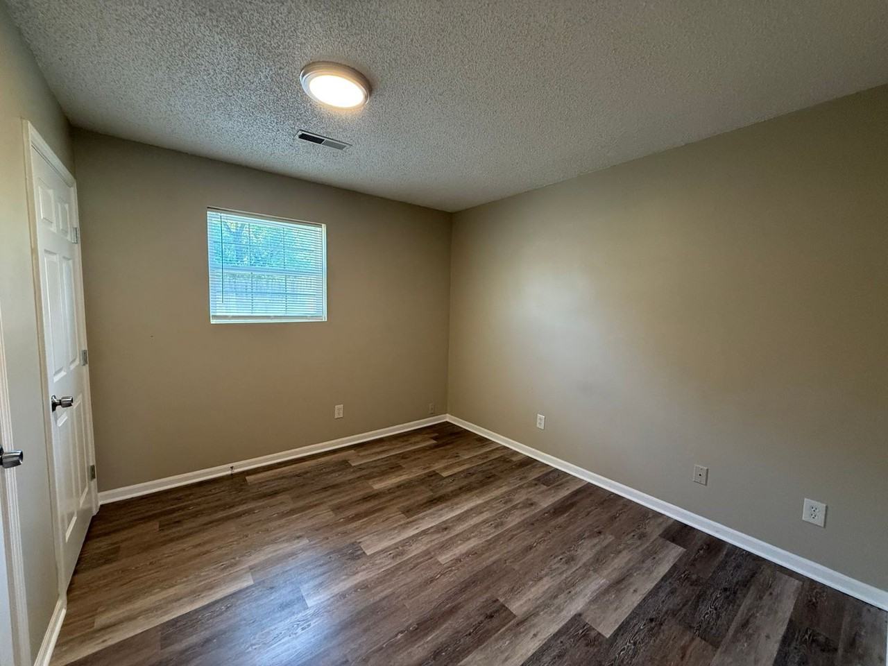 602 N Jackson St - Photo 5 of 7