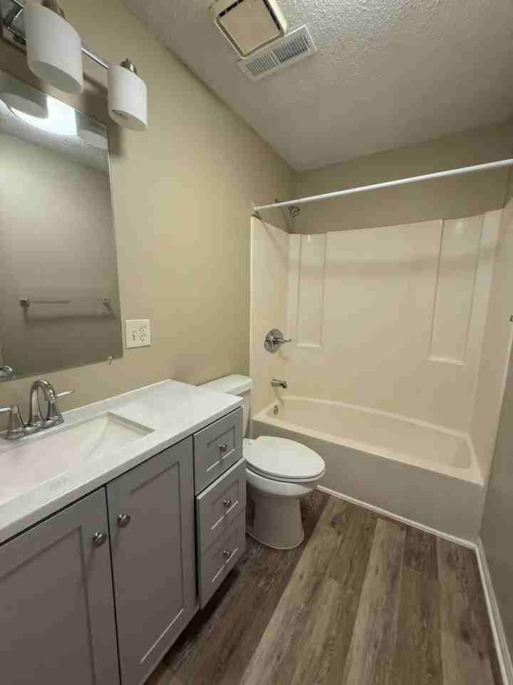 602 N Jackson St - Photo 6 of 7