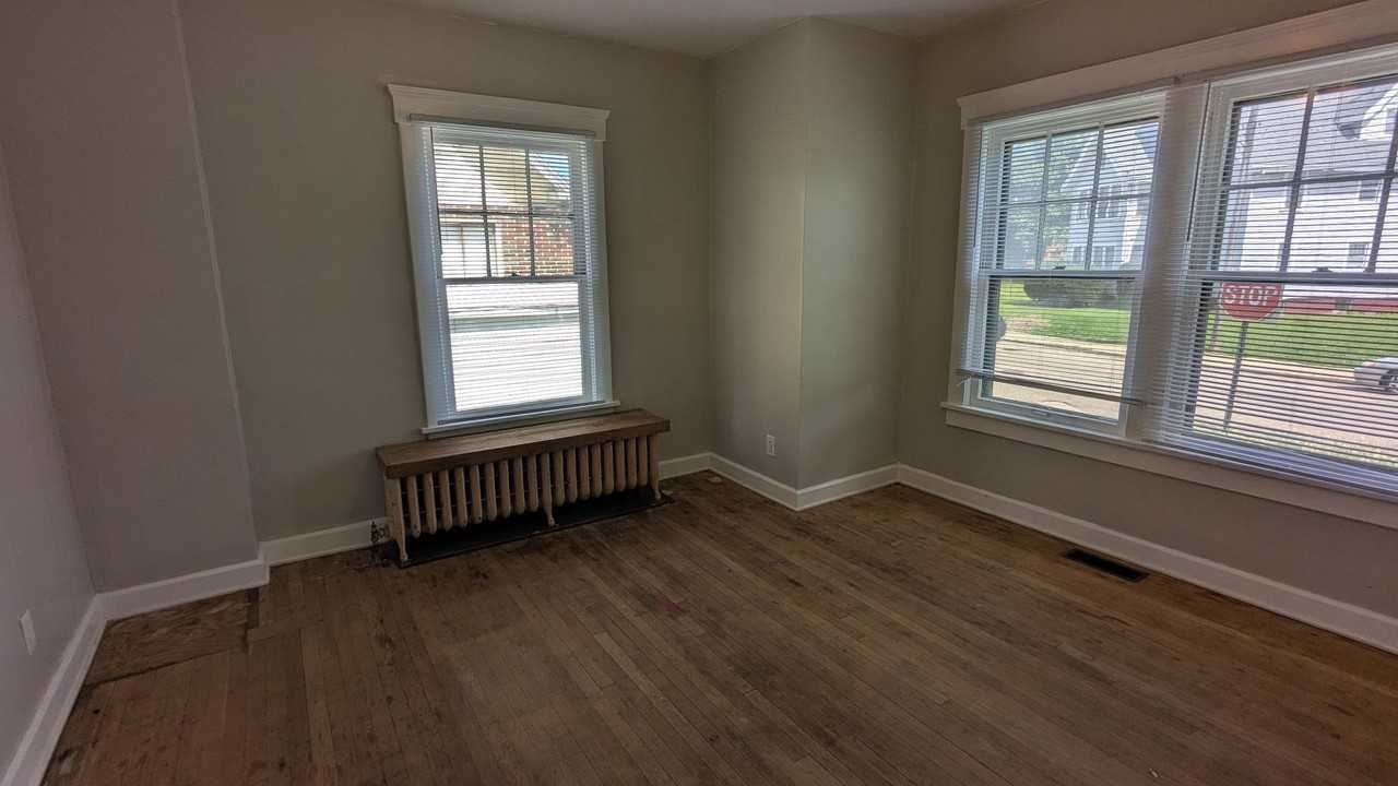 1411 Yale Ave Nw #1 - Photo 6 of 25