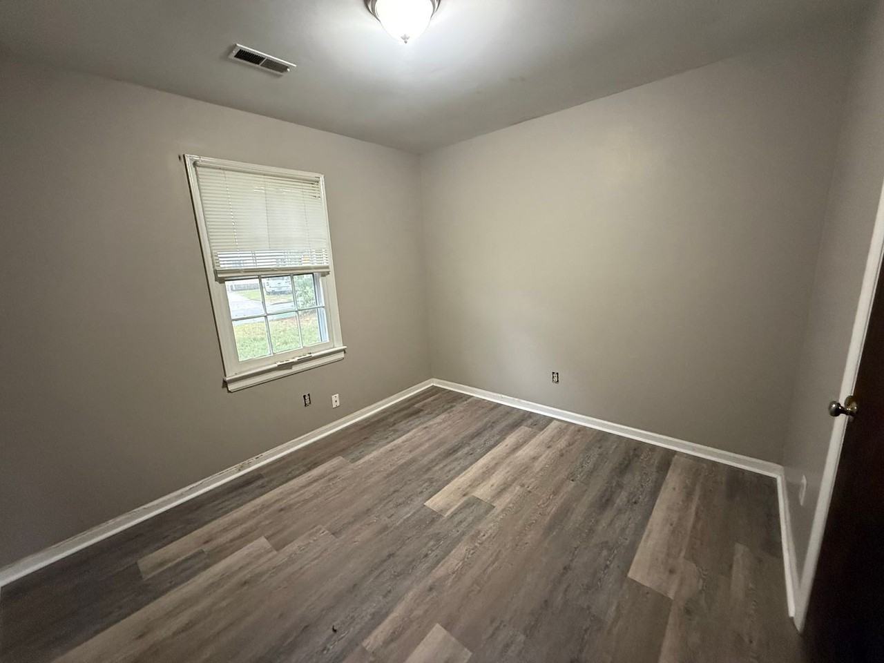 1809 E Trail Dr Se - Photo 5 of 10