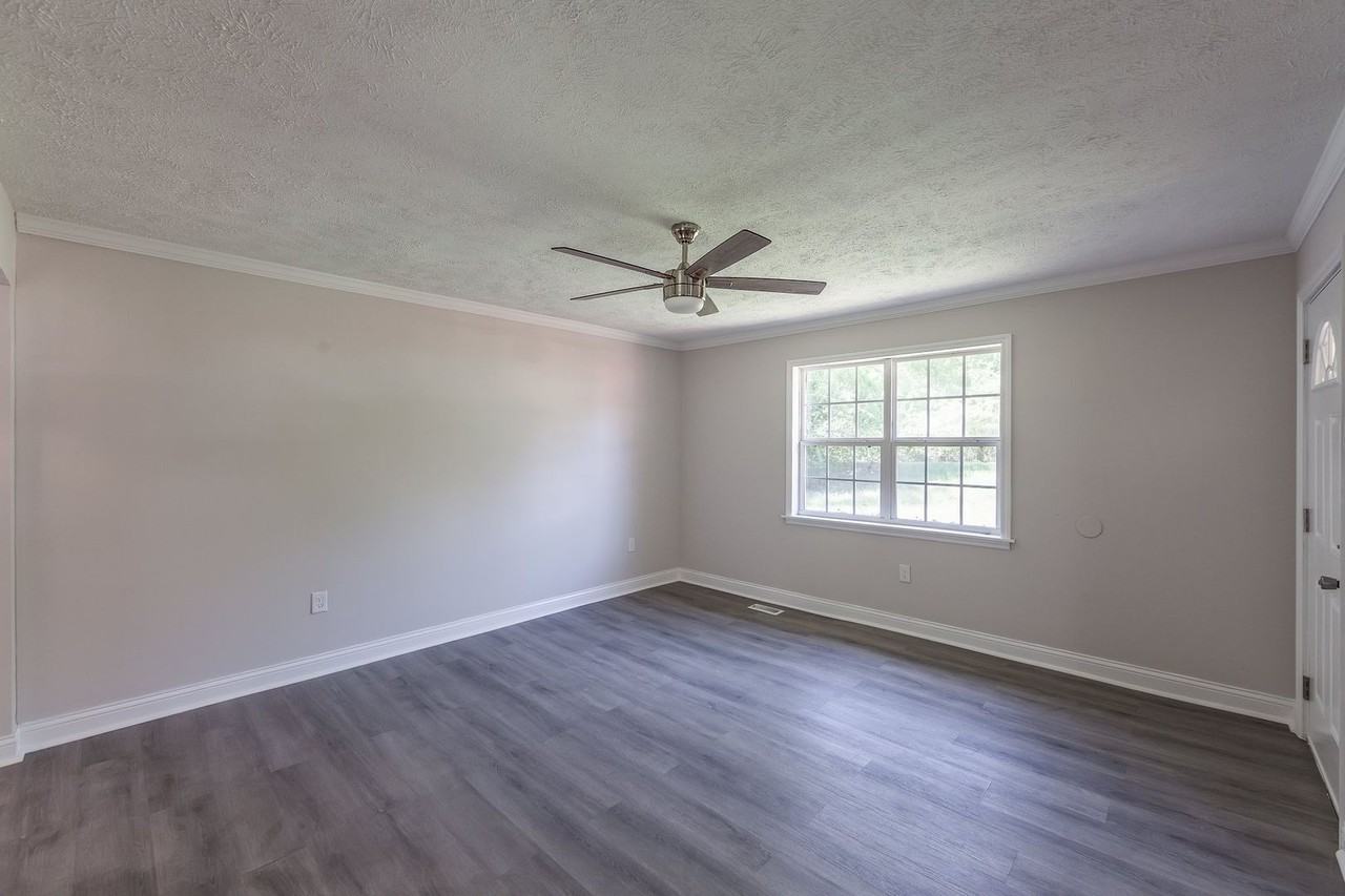 28 Falcon Rd - Photo 6 of 25