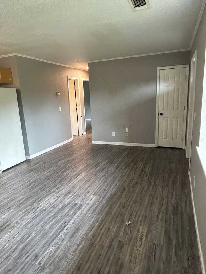 10101 Fawn Ln - Photo 3 of 14